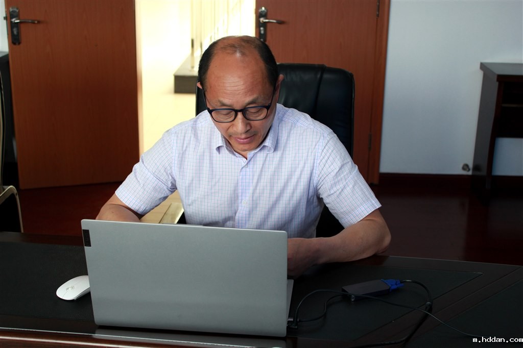 执行院长孙利兵发言.JPG 执行院长孙利兵发言.JPG