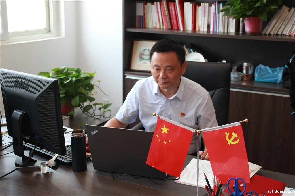 2党委书记王志平讲授思政课.JPG 2党委书记王志平讲授思政课.JPG