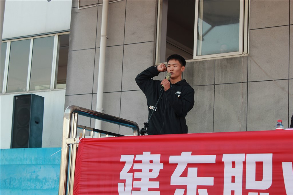 学生运动员宣誓.JPG 学生运动员宣誓.JPG