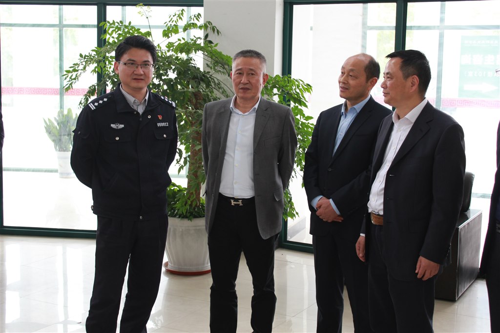 1常州市公安局党委委员、政治部主任汪勤永亲临现场指导工作.JPG 1常州市公安局党委委员、政治部主任汪勤永亲临现场指导工作.JPG