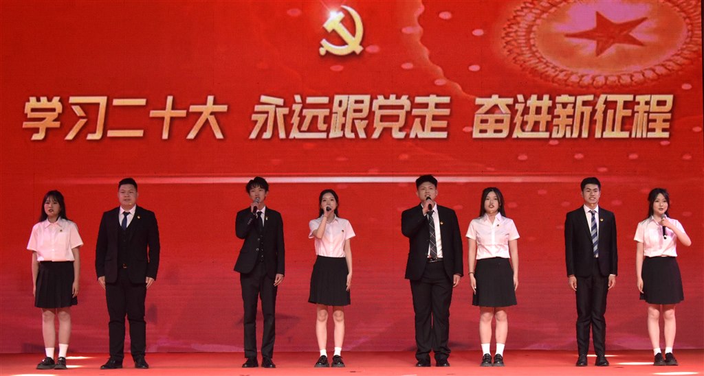 09朗诵.JPG 09朗诵.JPG