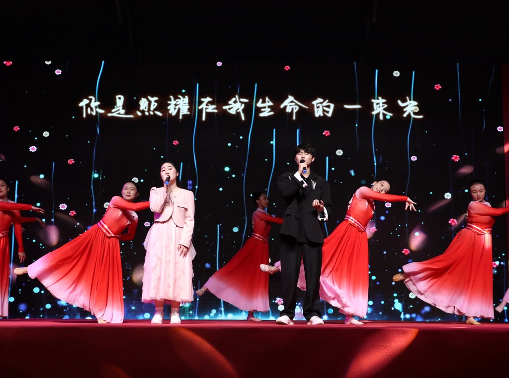 05机电歌舞.jpg 05机电歌舞.jpg