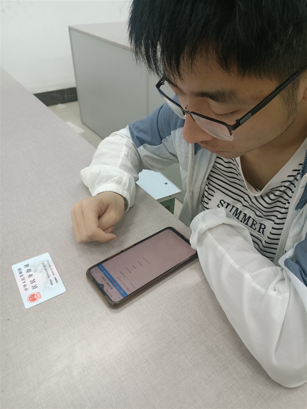 4-张施祥同学在比赛中.jpg 4-张施祥同学在比赛中.jpg