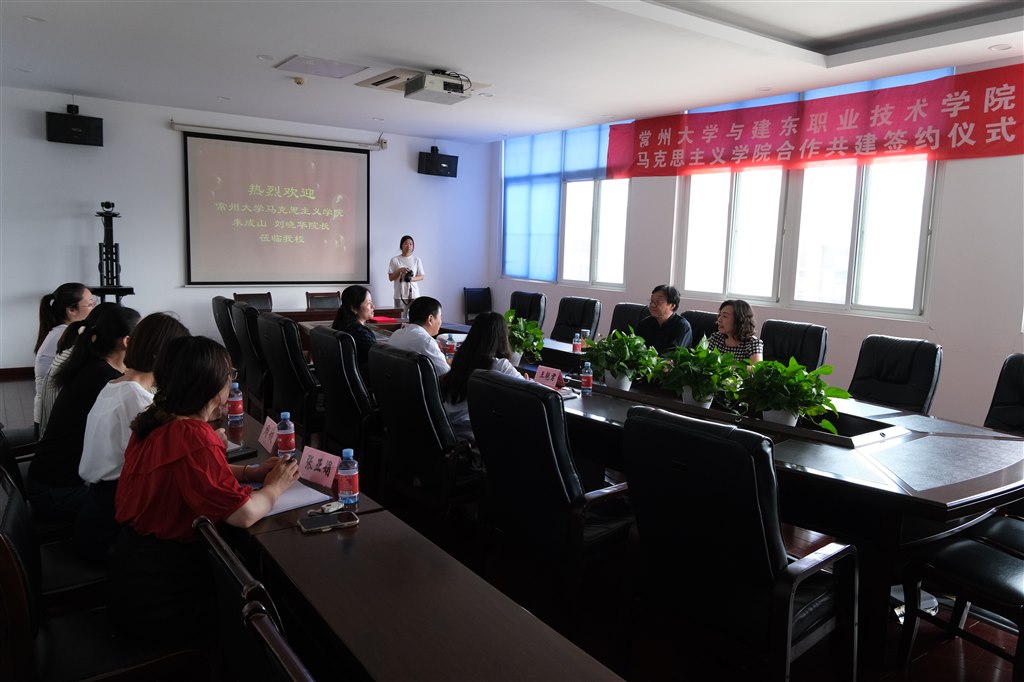 1活动现场.JPG 1活动现场.JPG